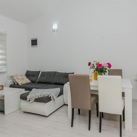 Apartments Lucica Vir Zewnętrze zdjęcie