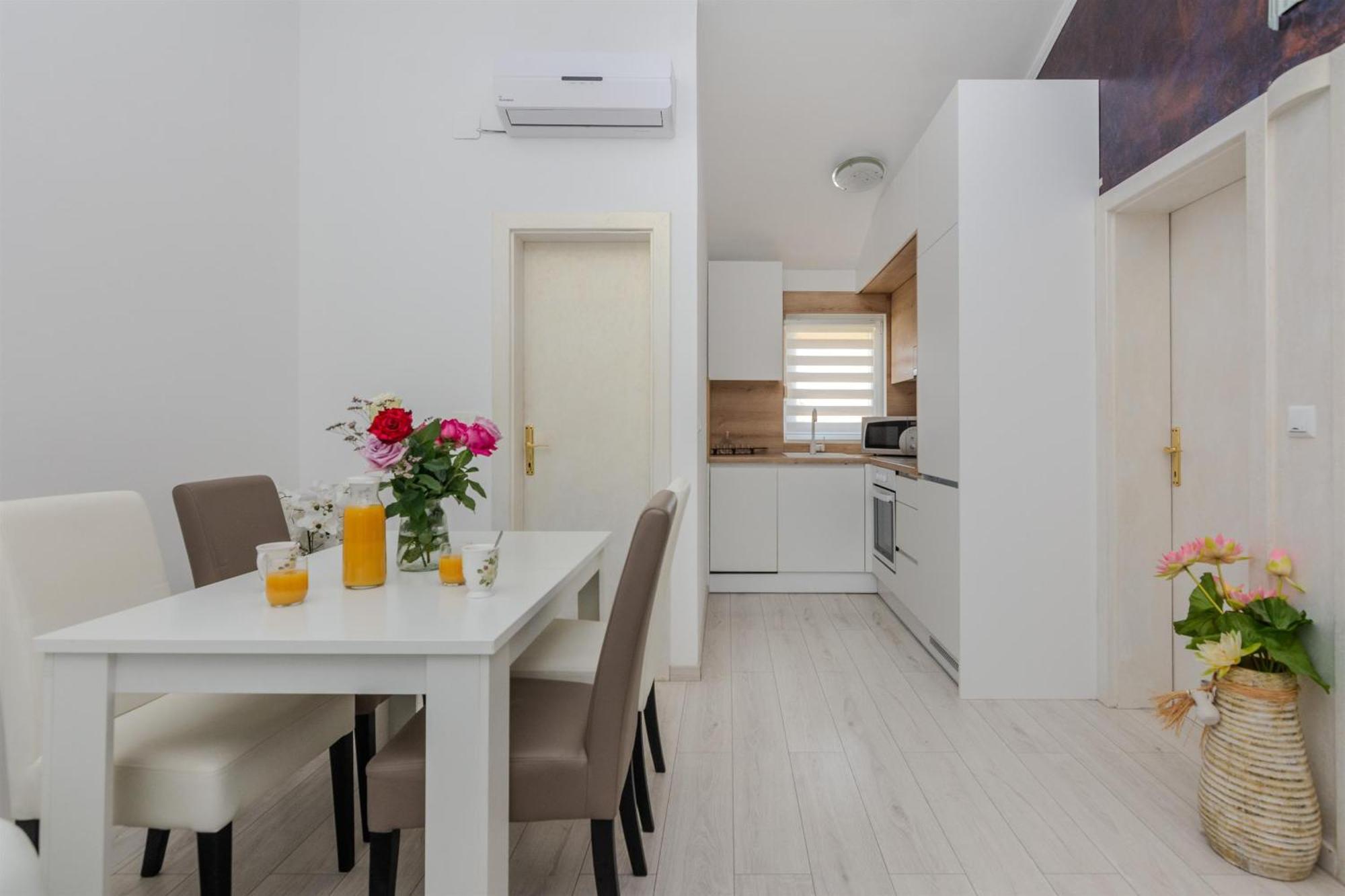 Apartments Lucica Vir Zewnętrze zdjęcie