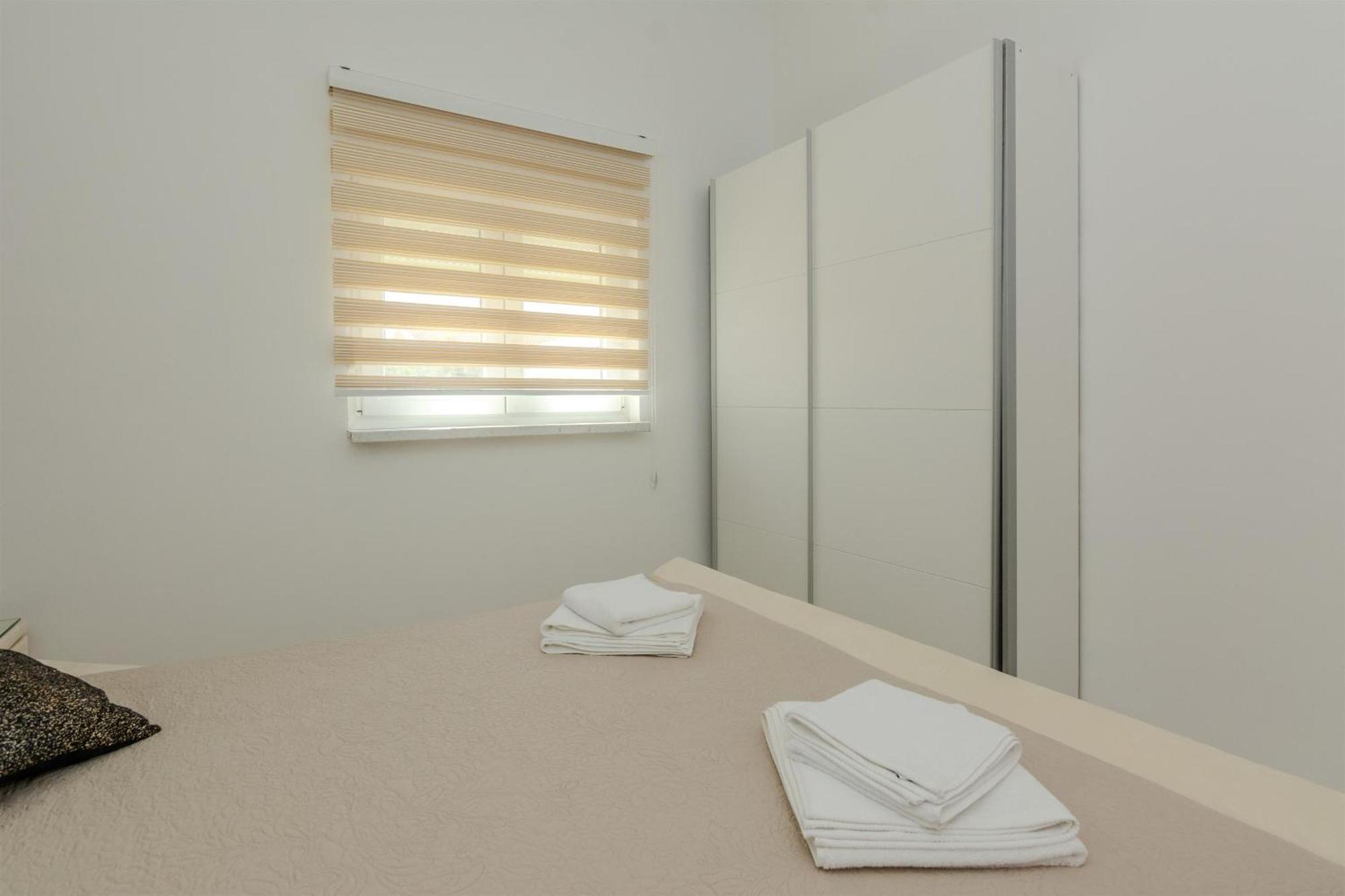 Apartments Lucica Vir Zewnętrze zdjęcie