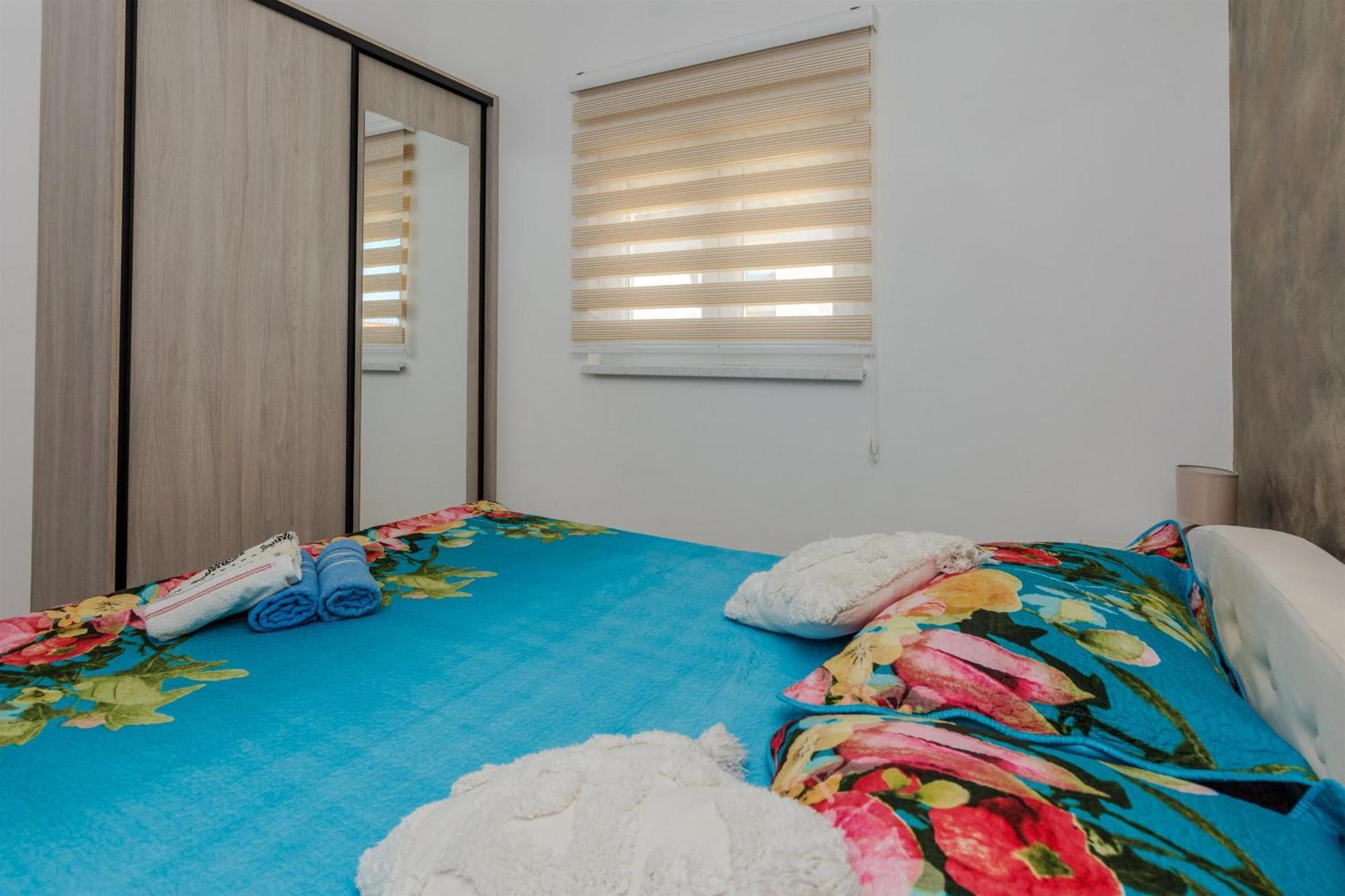 Apartments Lucica Vir Zewnętrze zdjęcie
