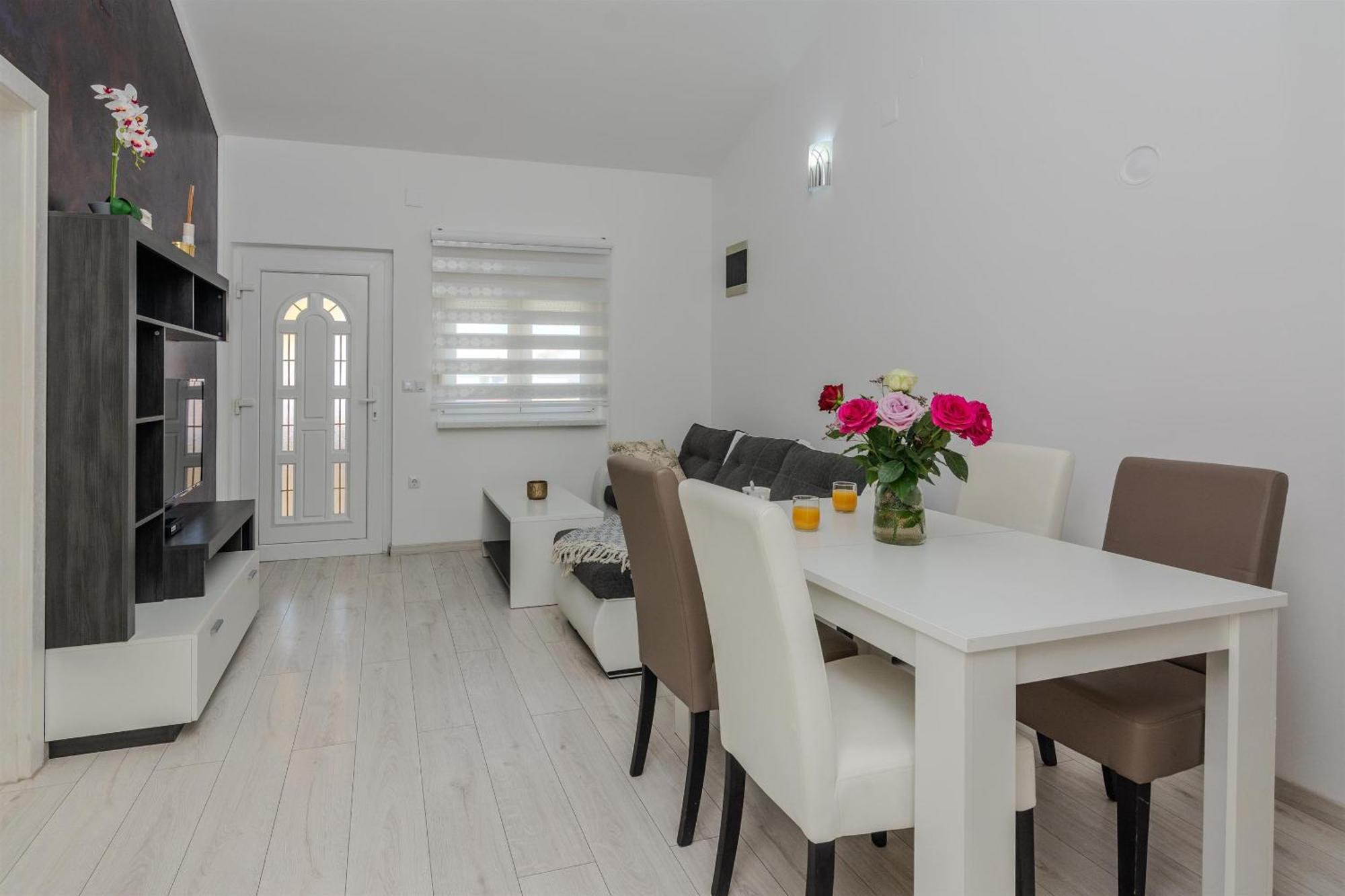 Apartments Lucica Vir Zewnętrze zdjęcie