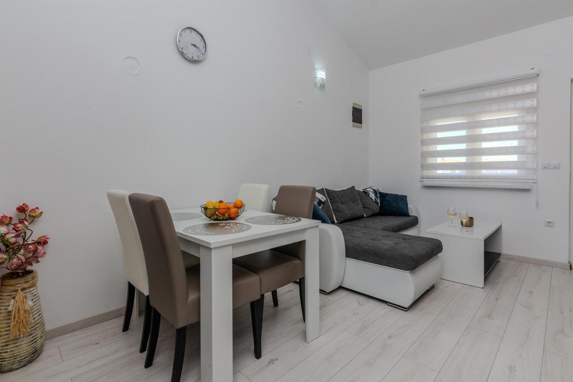 Apartments Lucica Vir Zewnętrze zdjęcie