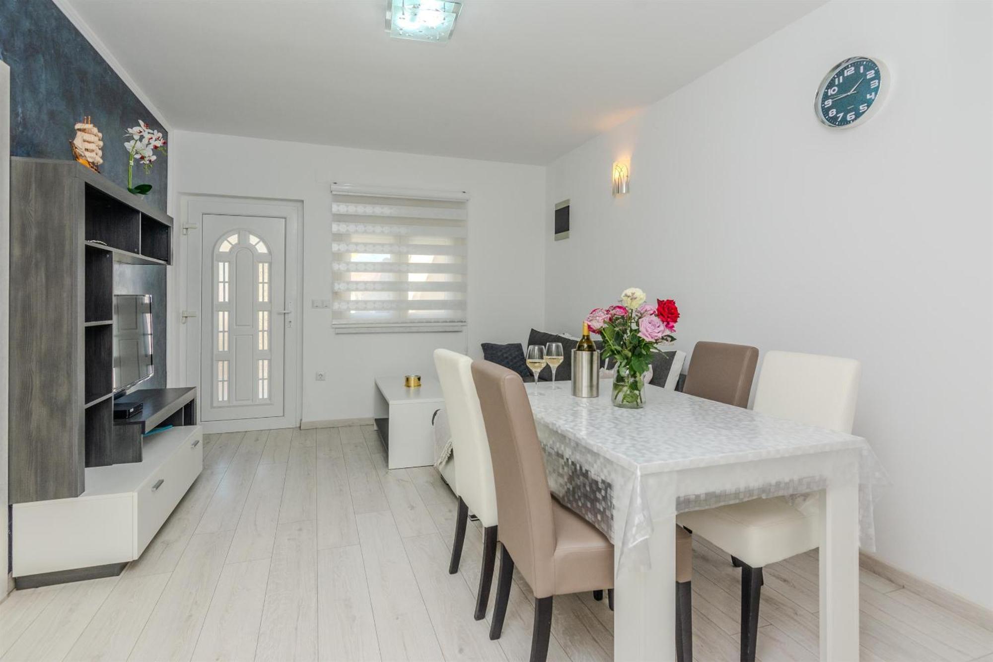Apartments Lucica Vir Zewnętrze zdjęcie