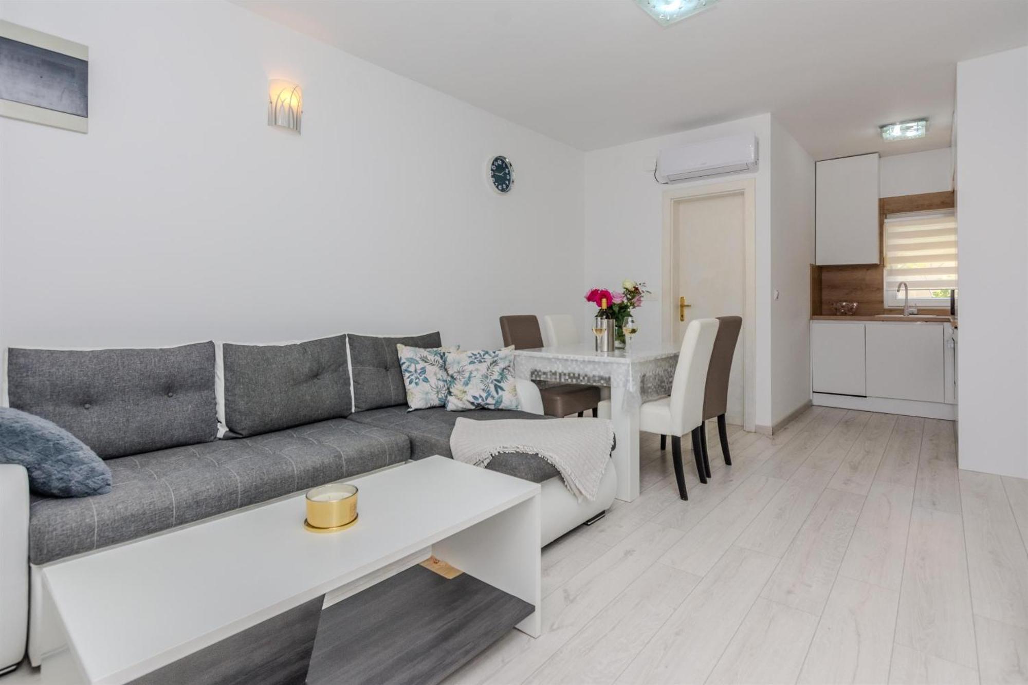 Apartments Lucica Vir Zewnętrze zdjęcie